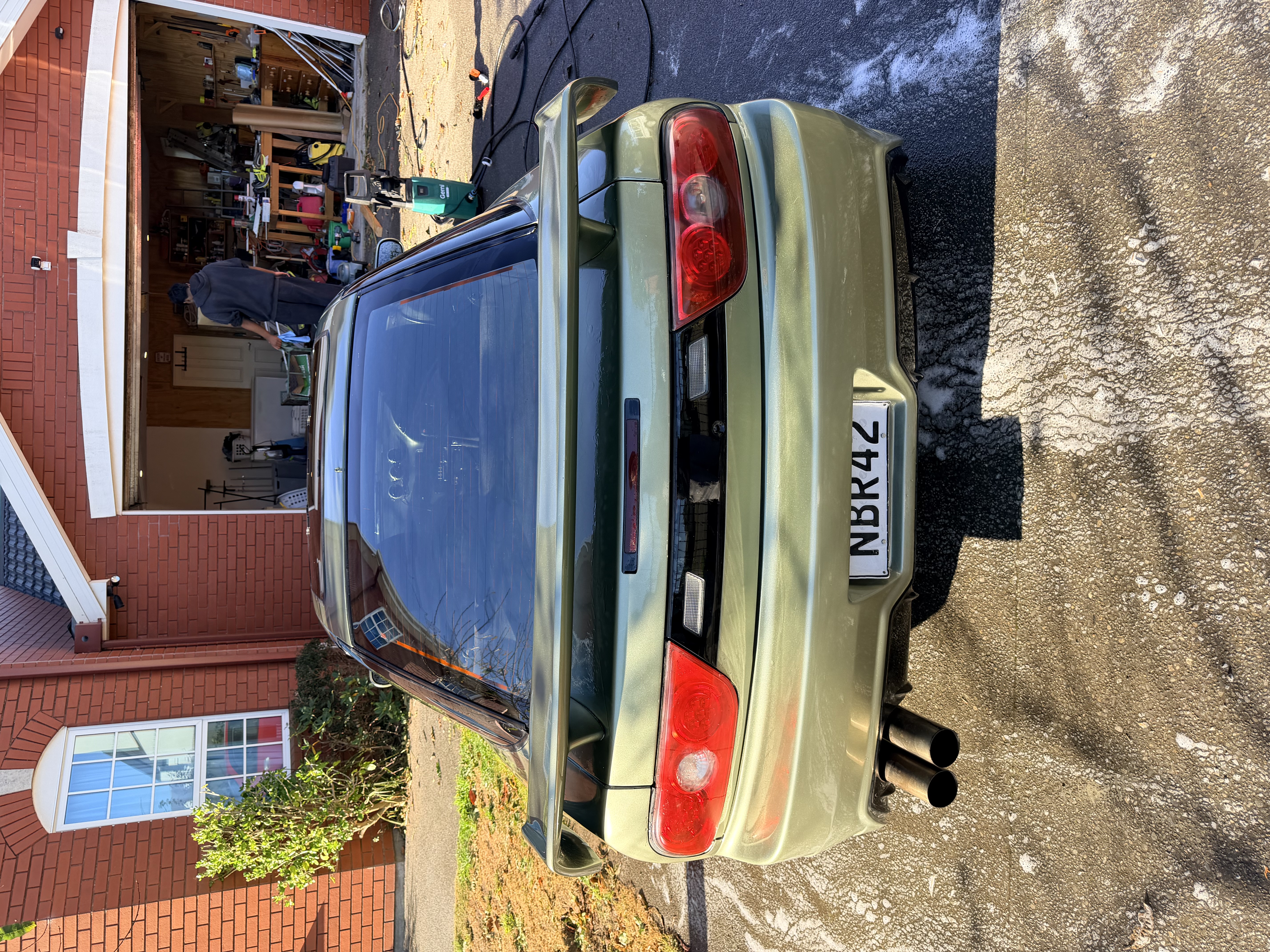 Nissan · rear detail