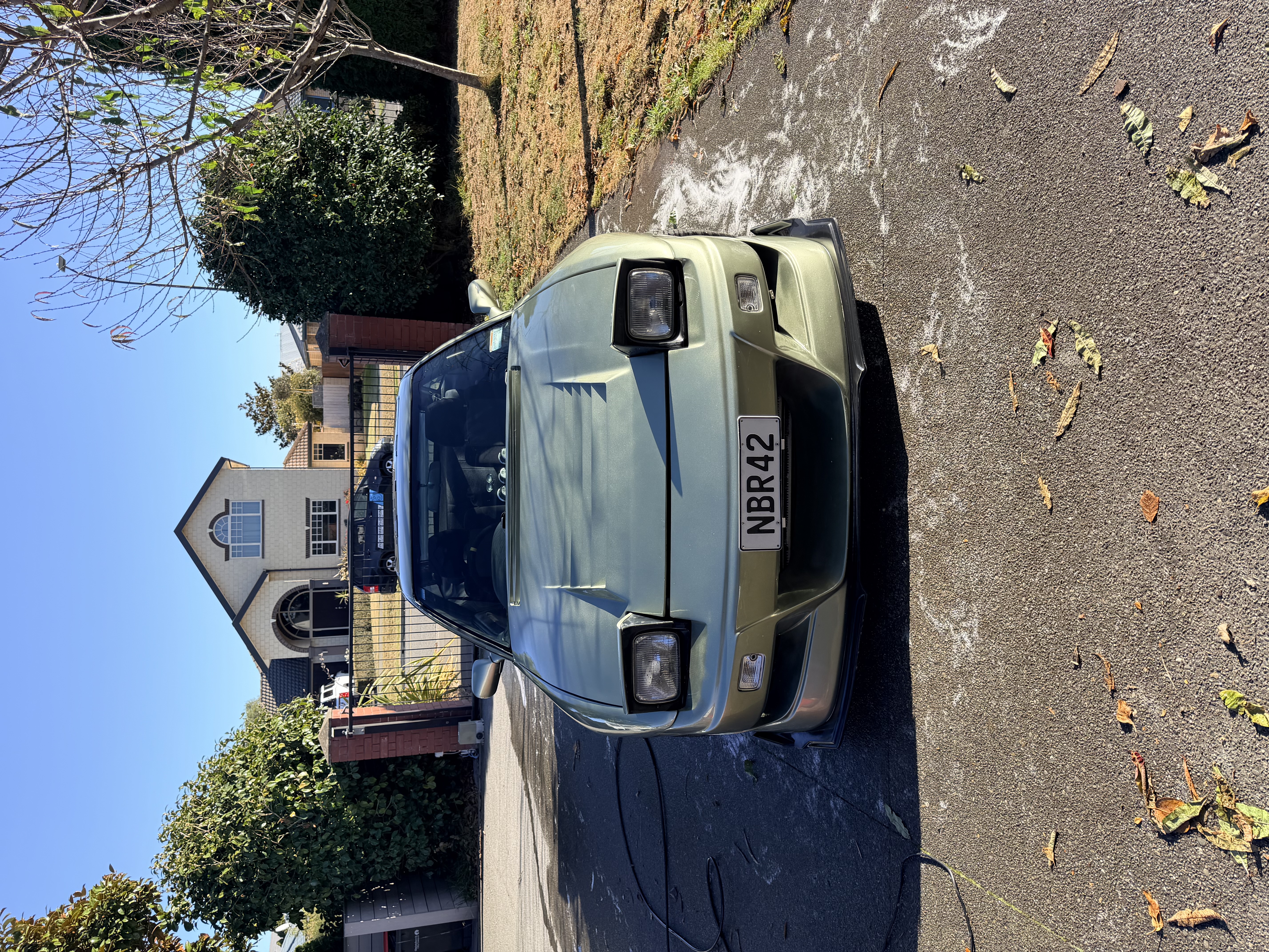 Nissan · front detail